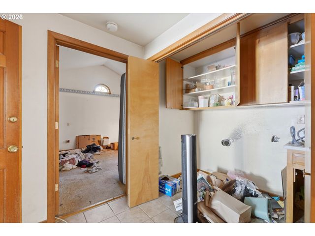 3928 9TH Ct, Salem, OR 97302