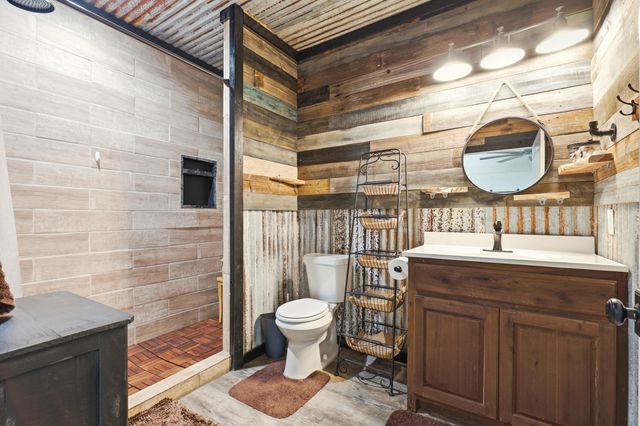 132 King George Rd, Scroggins, TX 75480