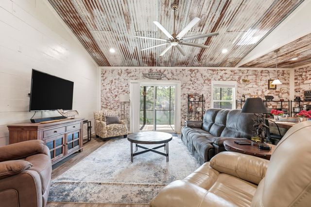 132 King George Rd, Scroggins, TX 75480
