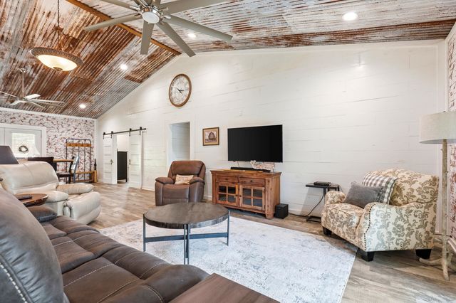 132 King George Rd, Scroggins, TX 75480