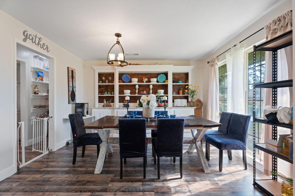 Image 15 of property listing at 2778 W Robinwood Lane, Fresno, CA 93711