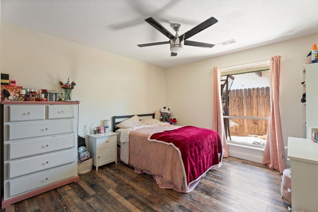 Image 22 of property listing at 2778 W Robinwood Lane, Fresno, CA 93711