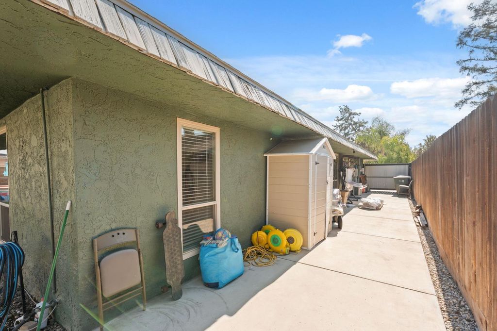 Image 33 of property listing at 2778 W Robinwood Lane, Fresno, CA 93711