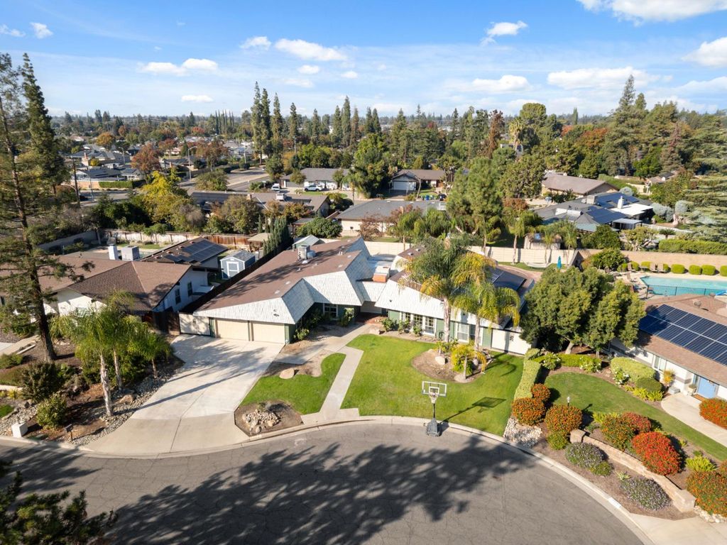 Image 39 of property listing at 2778 W Robinwood Lane, Fresno, CA 93711