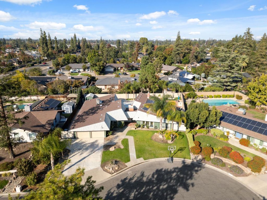 Image 40 of property listing at 2778 W Robinwood Lane, Fresno, CA 93711