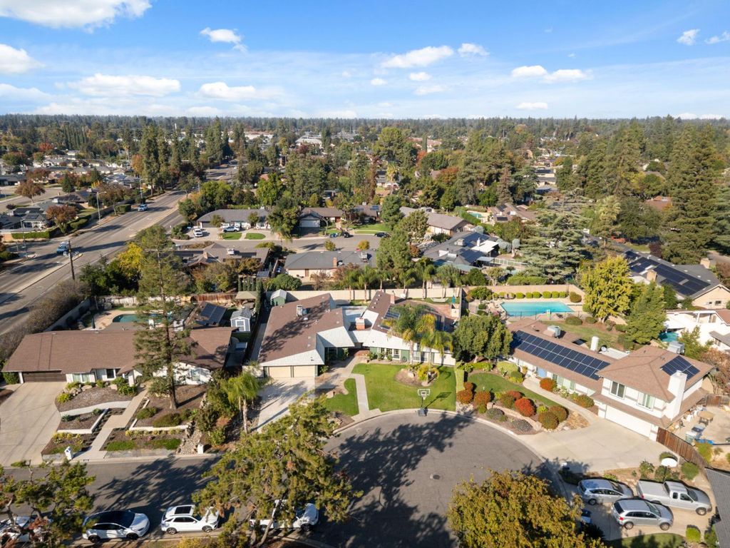 Image 41 of property listing at 2778 W Robinwood Lane, Fresno, CA 93711