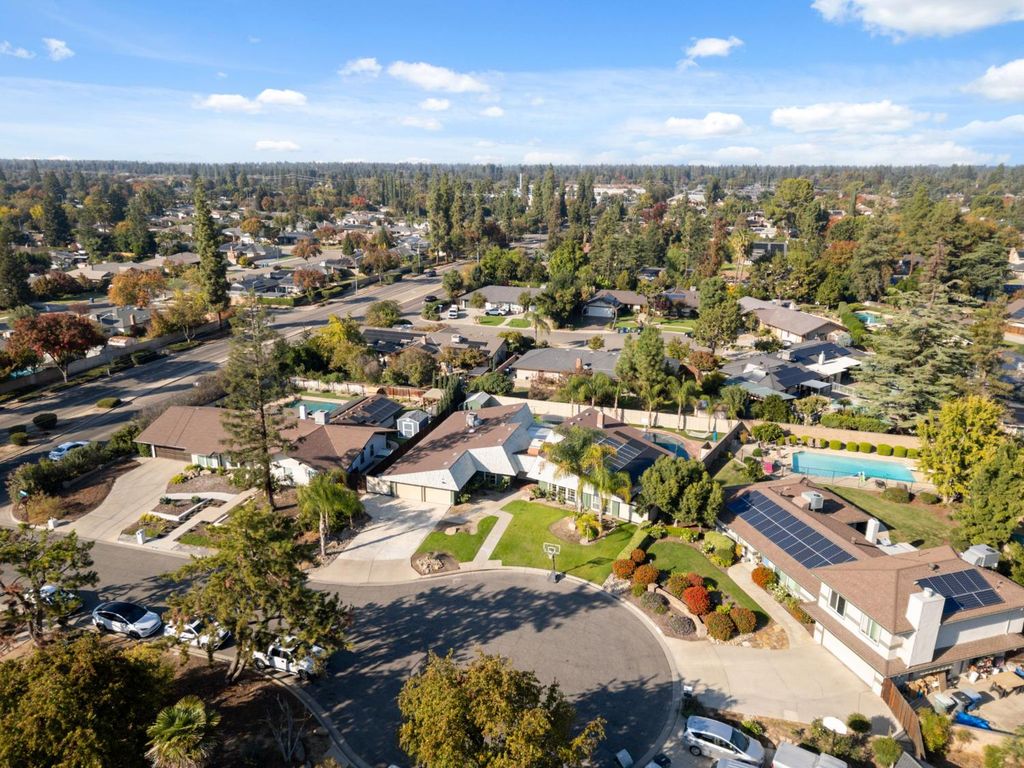 Image 42 of property listing at 2778 W Robinwood Lane, Fresno, CA 93711
