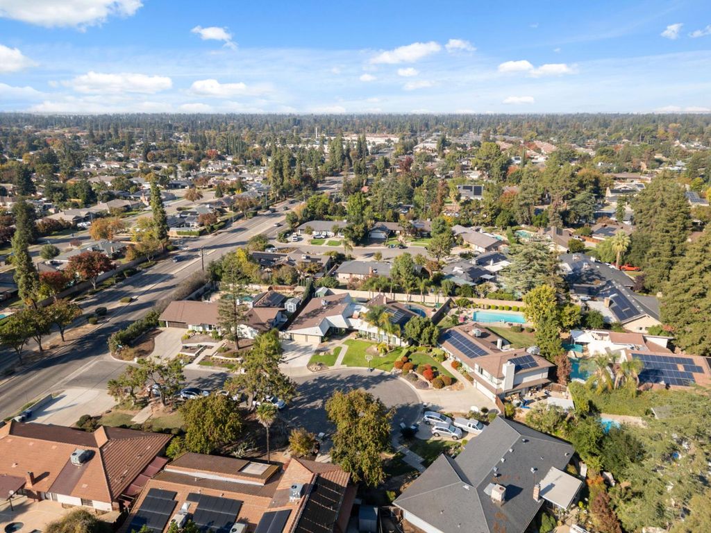 Image 43 of property listing at 2778 W Robinwood Lane, Fresno, CA 93711