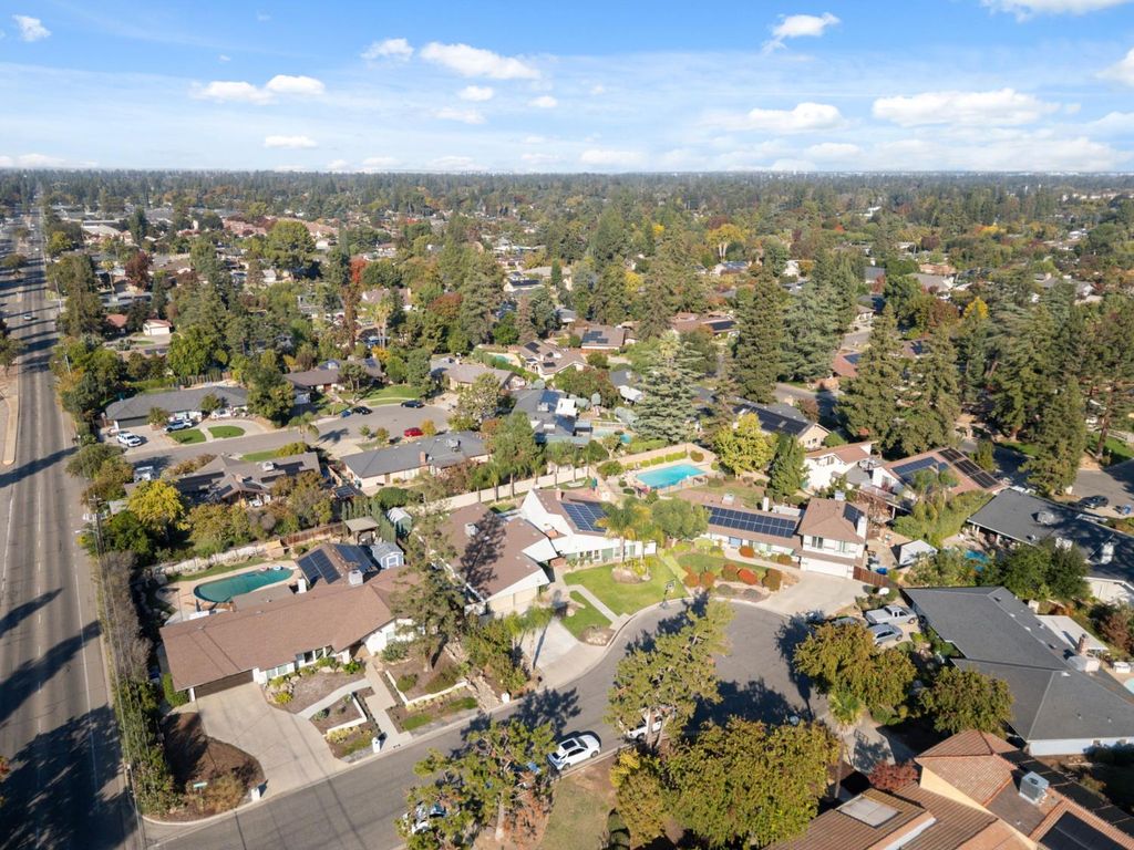 Image 45 of property listing at 2778 W Robinwood Lane, Fresno, CA 93711