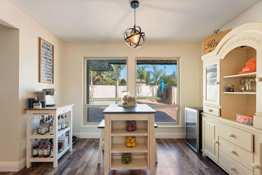 Image 9 of property listing at 2778 W Robinwood Lane, Fresno, CA 93711