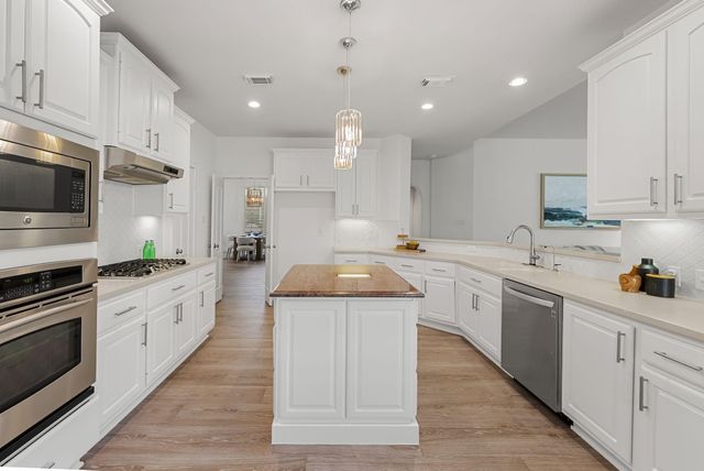 2308 Via Cordova CT, Austin, TX 78732