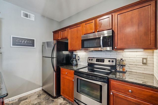 7009 E ACOMA Drive 2121, Scottsdale, AZ 85254