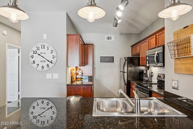 7009 E ACOMA Drive 2121, Scottsdale, AZ 85254