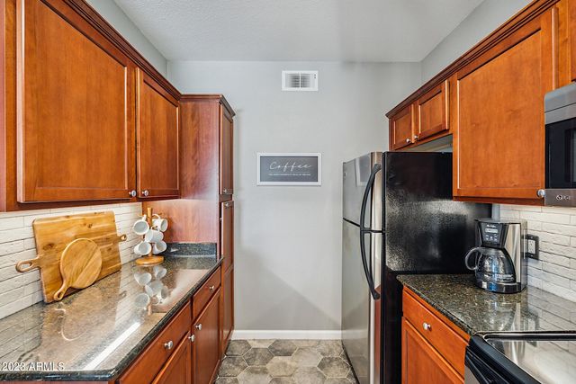 7009 E ACOMA Drive 2121, Scottsdale, AZ 85254