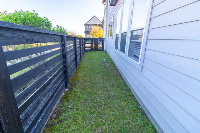 18610 Parkland Square Pl Place, Cypress, TX 77433