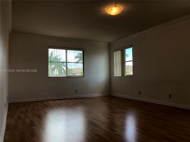 693 Live Oak Ln, Weston, FL 33327
