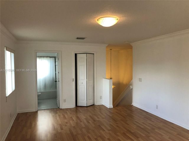 693 Live Oak Ln, Weston, FL 33327