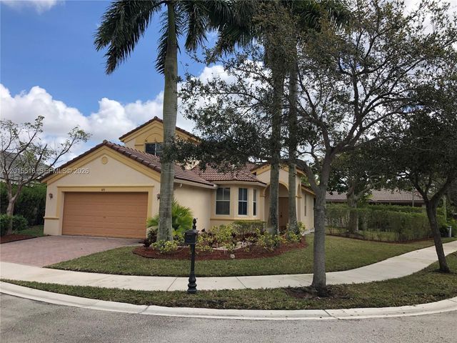 693 Live Oak Ln, Weston, FL 33327