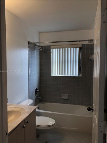 693 Live Oak Ln, Weston, FL 33327