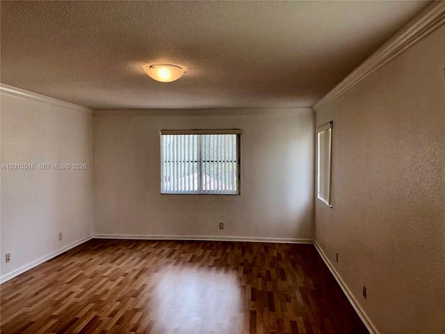 693 Live Oak Ln, Weston, FL 33327