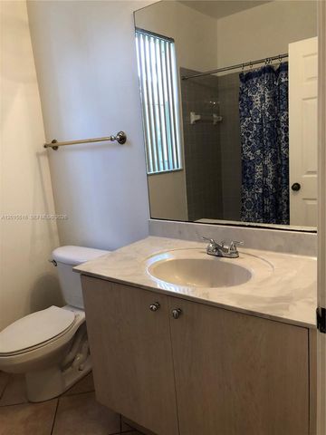 693 Live Oak Ln, Weston, FL 33327