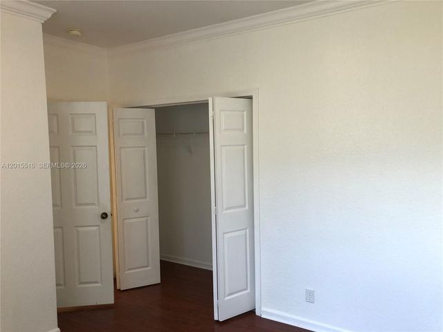 693 Live Oak Ln, Weston, FL 33327