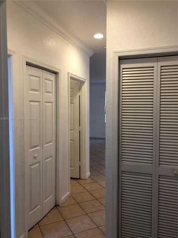 693 Live Oak Ln, Weston, FL 33327