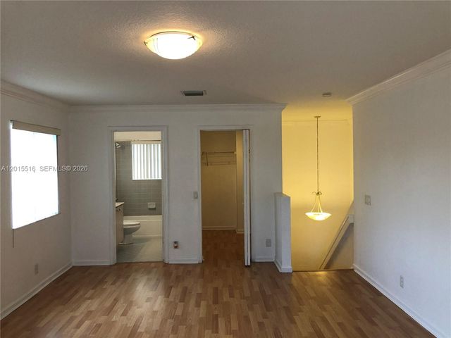 693 Live Oak Ln, Weston, FL 33327