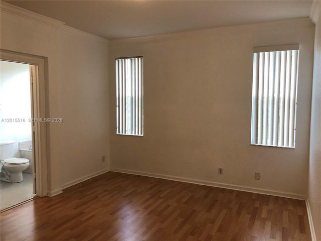 693 Live Oak Ln, Weston, FL 33327