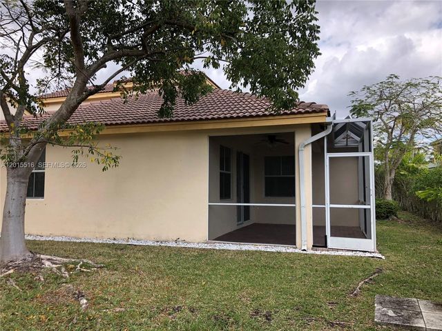 693 Live Oak Ln, Weston, FL 33327
