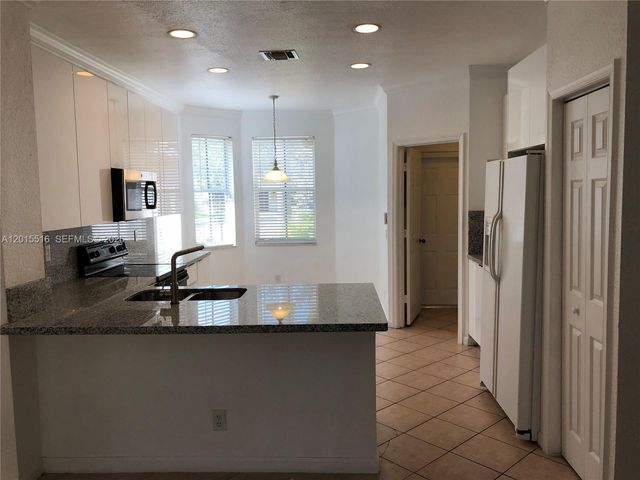 693 Live Oak Ln, Weston, FL 33327