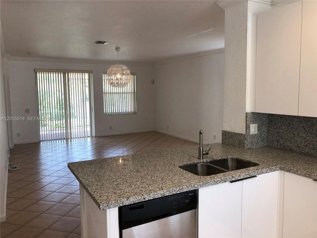 693 Live Oak Ln, Weston, FL 33327