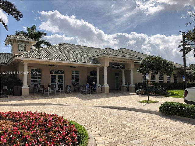693 Live Oak Ln, Weston, FL 33327
