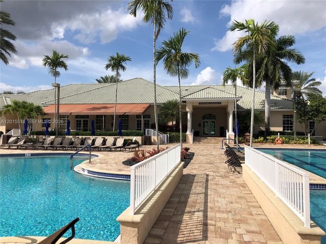 693 Live Oak Ln, Weston, FL 33327