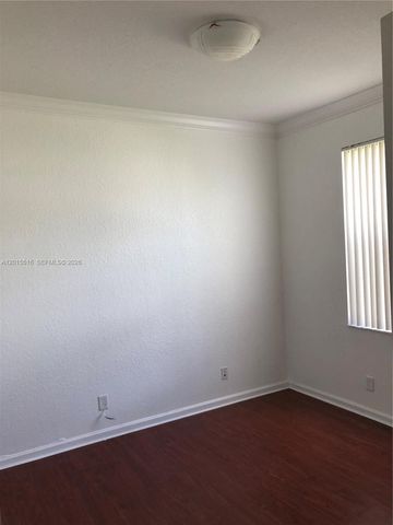 693 Live Oak Ln, Weston, FL 33327