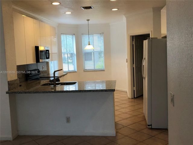 693 Live Oak Ln, Weston, FL 33327