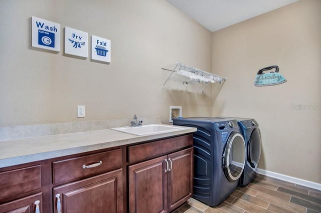 1888 JAINIC LOOP, Apopka, FL 32712