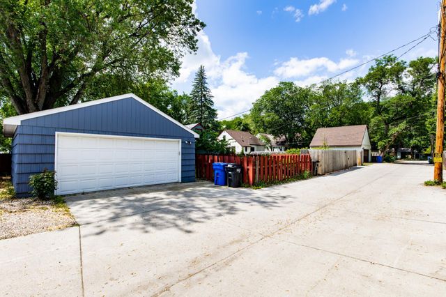 1345 4th Street N, Fargo, ND 58102