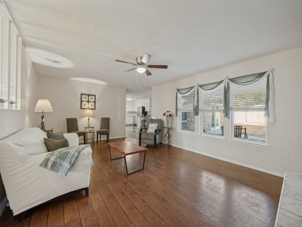 6316 Tosca Drive, Haltom City, TX 76180 — photo 4