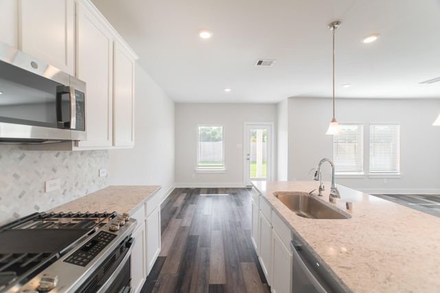 10313 S Goshawk Trail, Conroe, TX 77385