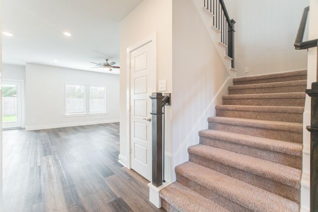10313 S Goshawk Trail, Conroe, TX 77385