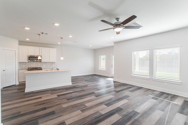 10313 S Goshawk Trail, Conroe, TX 77385