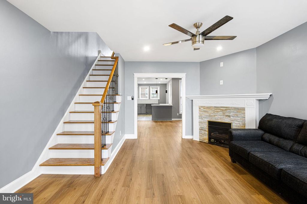 7818 LENNOX RD, Upper Darby, PA 19082