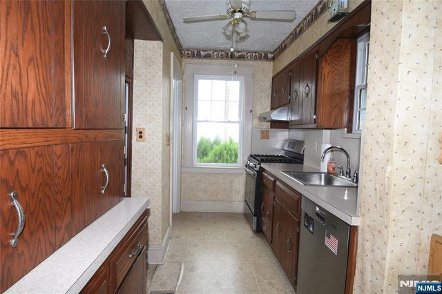 352 Demarest Avenue, Oradell, NJ 07649