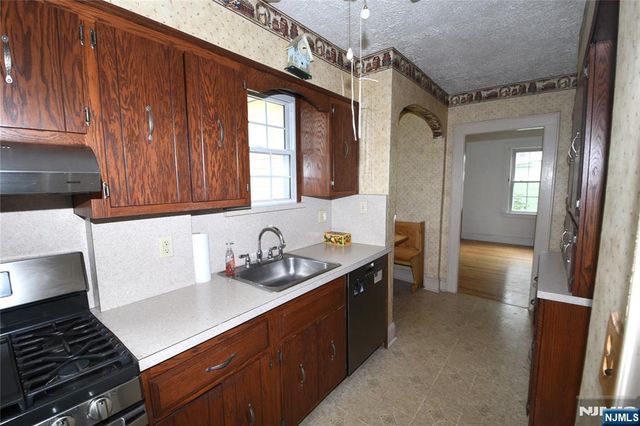 352 Demarest Avenue, Oradell, NJ 07649