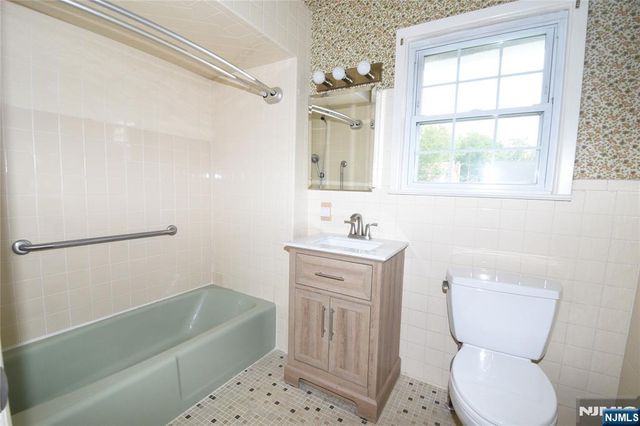 352 Demarest Avenue, Oradell, NJ 07649
