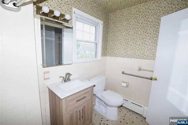 352 Demarest Avenue, Oradell, NJ 07649