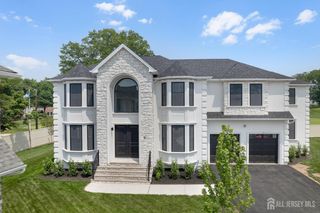 9 Links Drive, Edison, NJ 08820