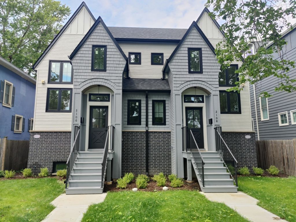 2106 Darrow Avenue, Evanston, IL 60201