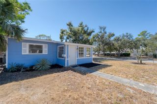 6494 3RD AVENUE S, St Petersburg, FL 33707